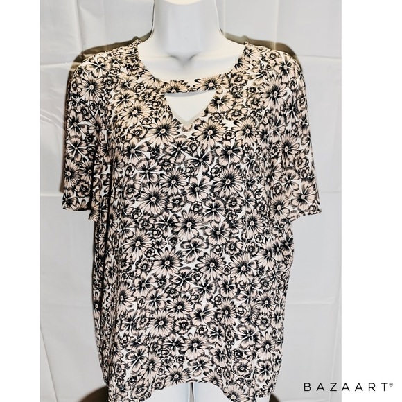 Bananna Republic Women floral V-neck ,Cap Sleeve - Picture 5 of 5